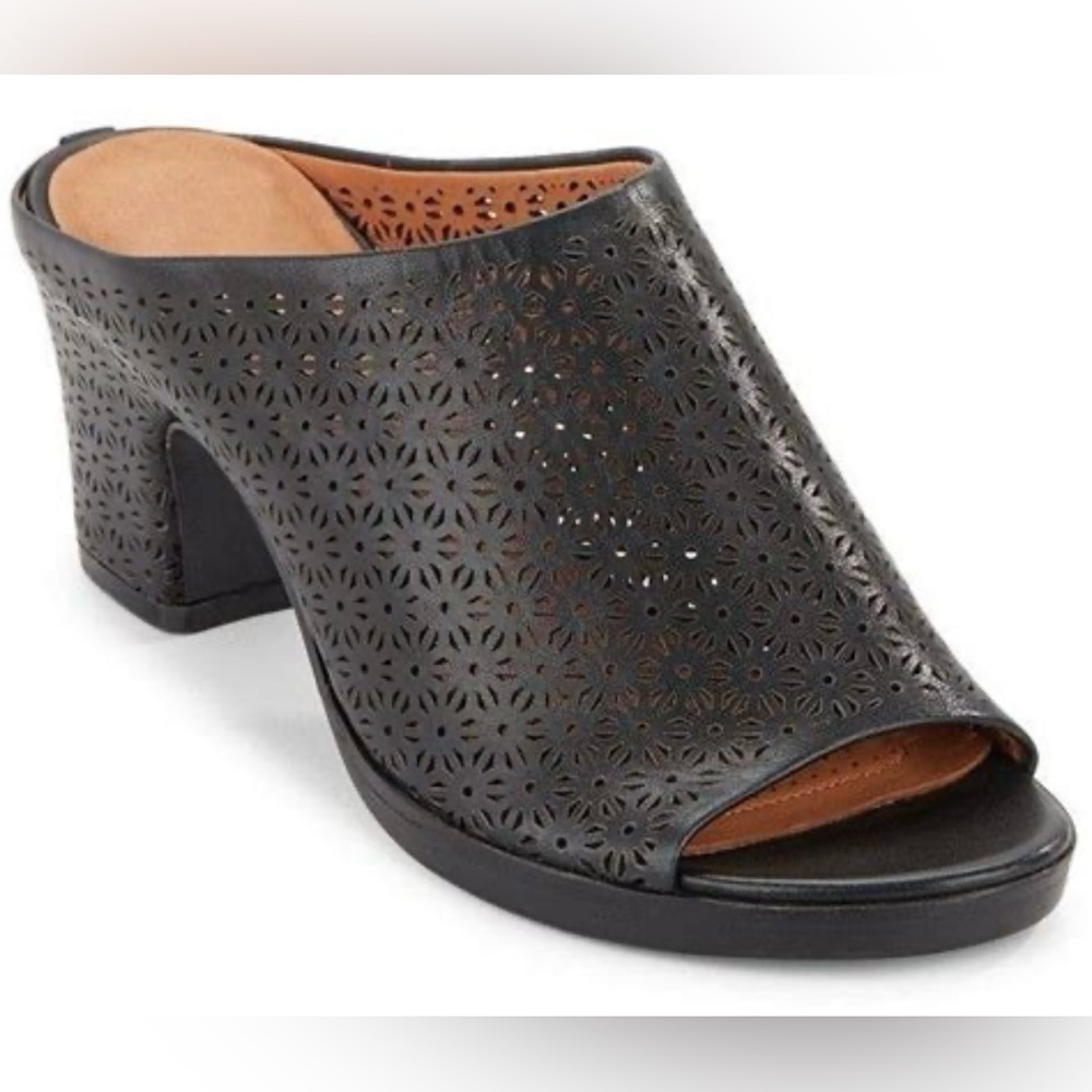 Gentle Souls by Kenneth Cole Leather Mules